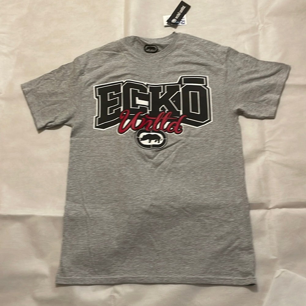 Beautiful medium grey Tshirt. Short sleeve.